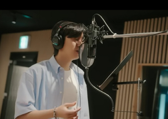 임영웅, '모래 알갱이' 뮤직비디오.<임영웅 유튜브 캡처>